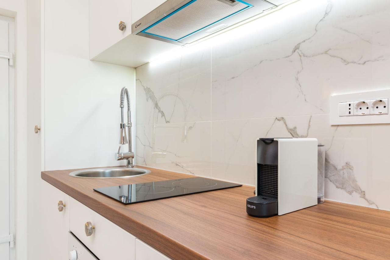 Top Floor Modern Apartment With Incredible Views พูลา ภายนอก รูปภาพ