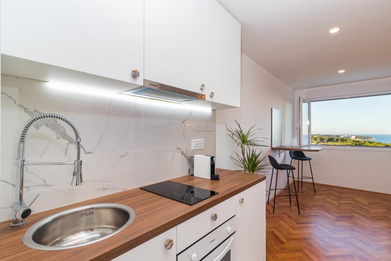 Top Floor Modern Apartment With Incredible Views พูลา ภายนอก รูปภาพ